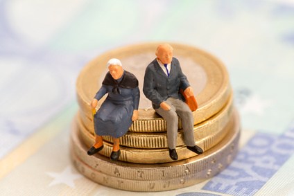 Rentnerpärchen auf Geldmünzen