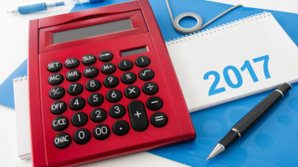 Taschenrechner und Kalender: Bild: PhotoSG - Fotolia