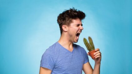 Mann mit Stimmproblemen Mund