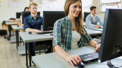 Schüler und Computerunterricht